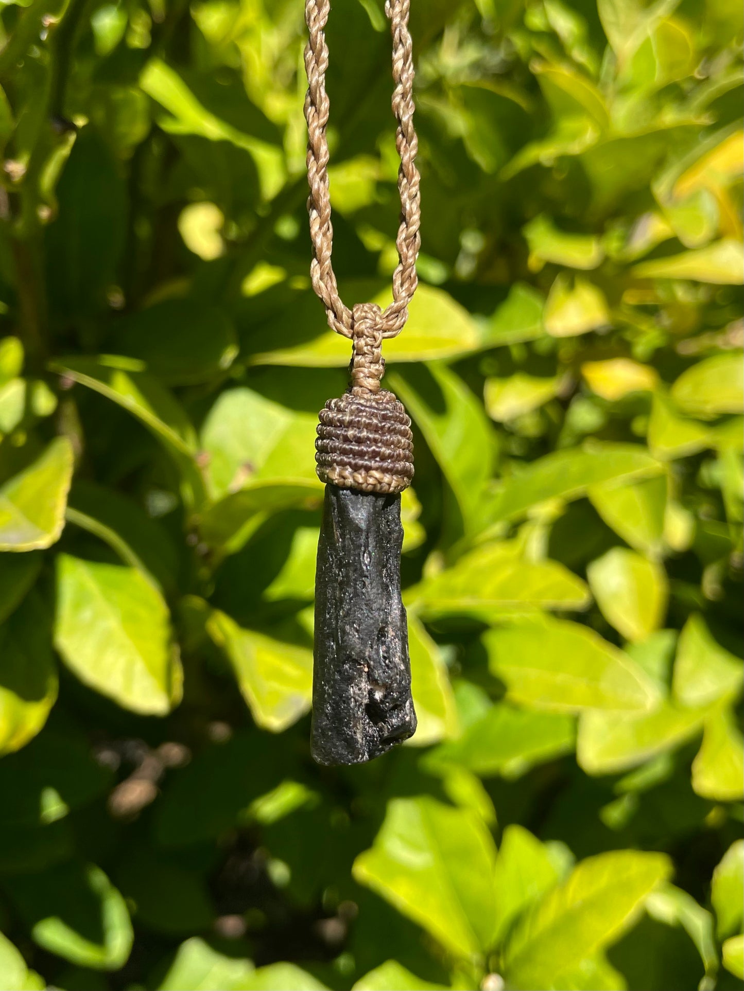 Tasmanian Darwin Glass macrame necklace