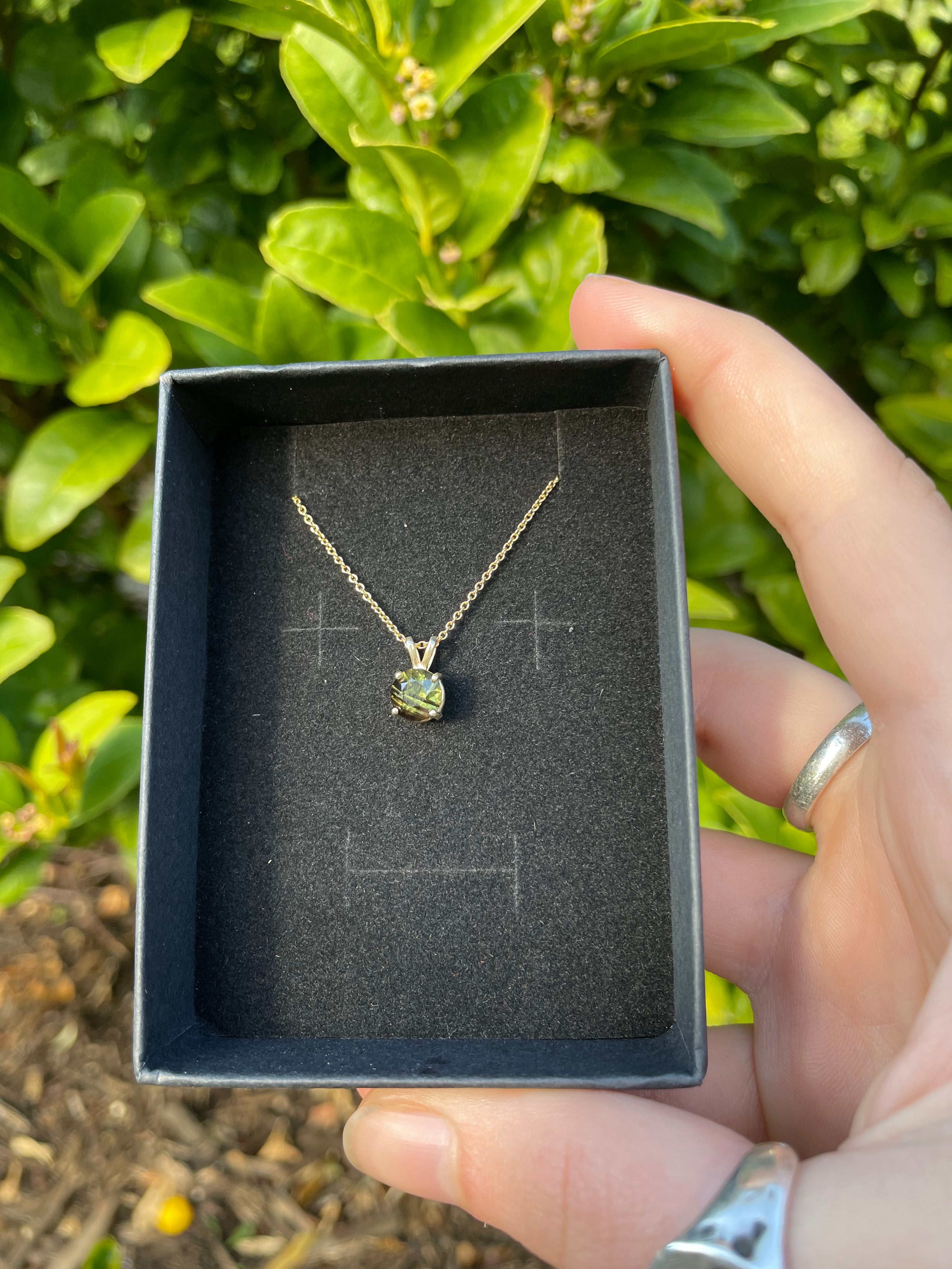 9ct Gold Necklace – Yen Jewellery