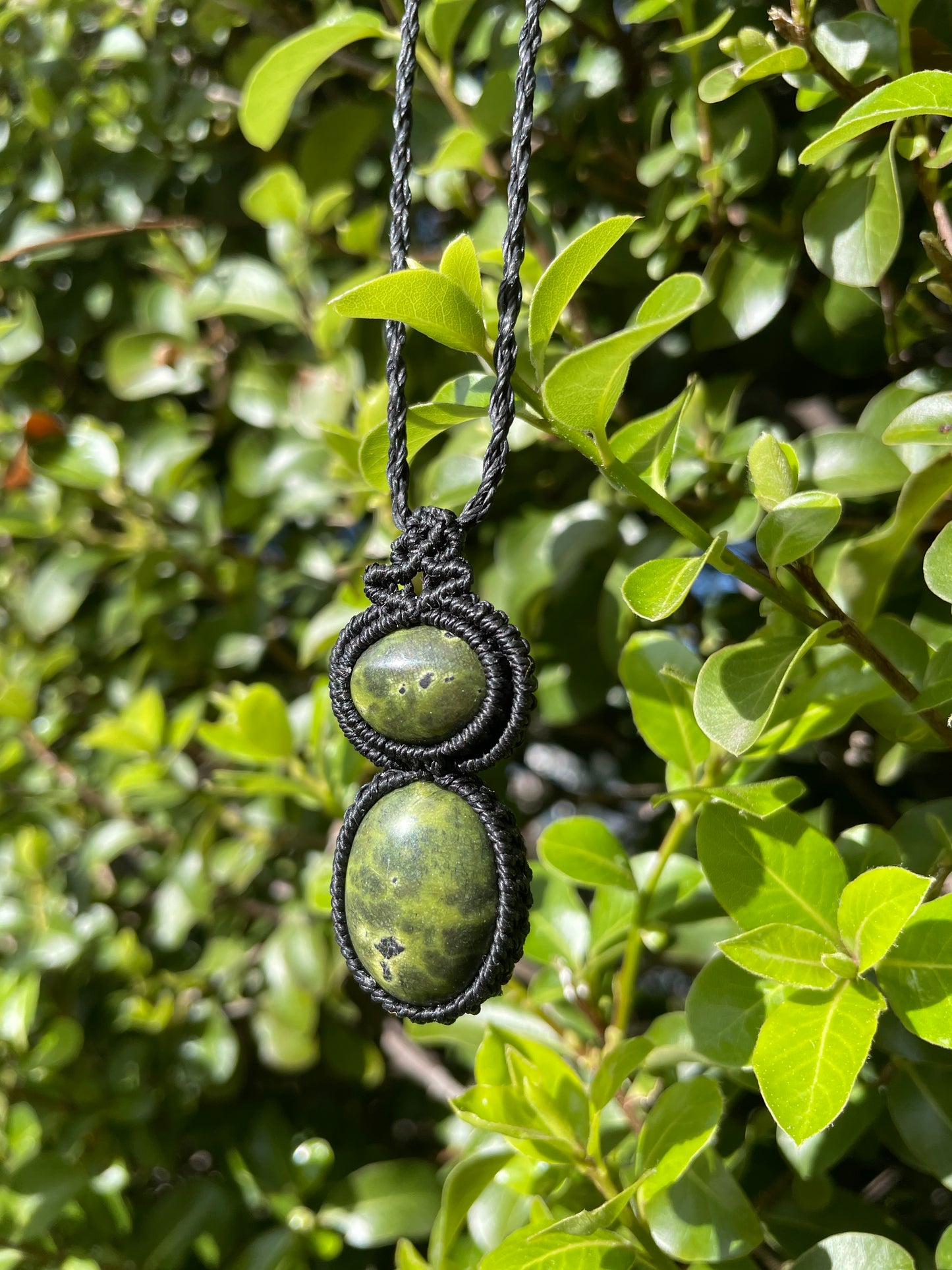 Tasmanian Serpentine & Stichtite macrame necklace