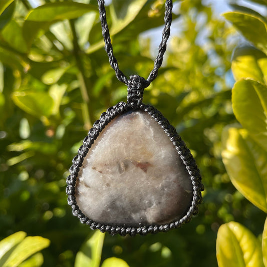 Tasmanian Agate macrame necklace