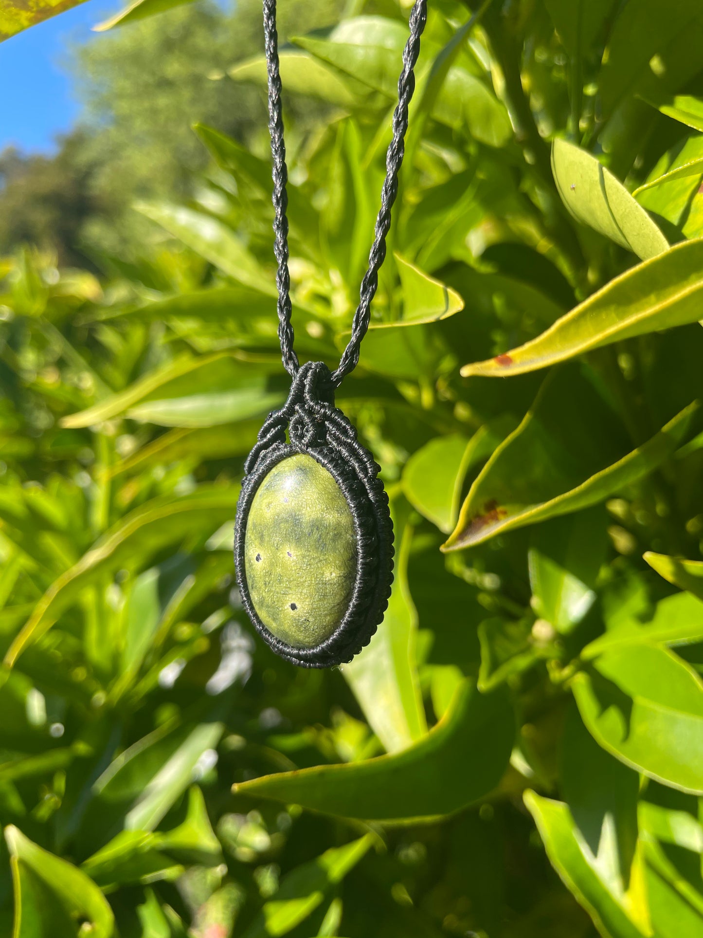 Tasmanian Serpentine & Stichtite macrame necklace